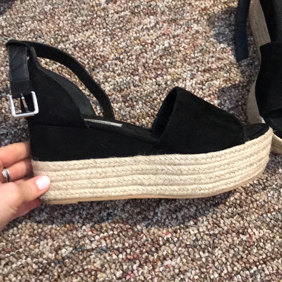 Steve Madden Shoes - Steve Madden platform sandals